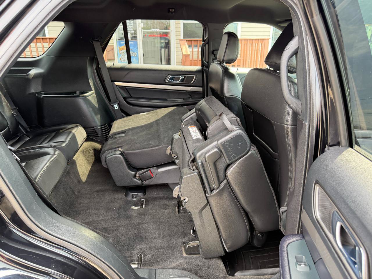 Used 2018 Ford Explorer XLT w/ Equipment Group 202A AWD/4WD image 41