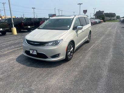 Used 2017 Chrysler Pacifica Limited