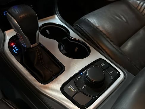 Used 2020 Jeep Grand Cherokee Trackhawk AWD/4WD image 33