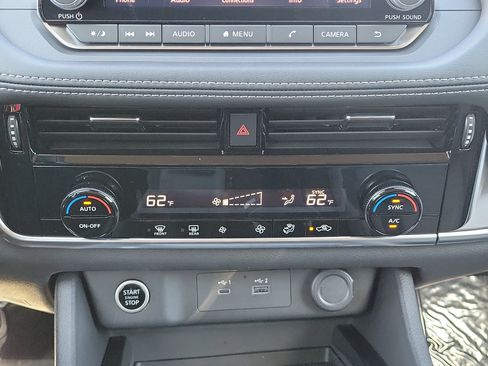Certified 2022 Nissan Rogue SV FWD image 29
