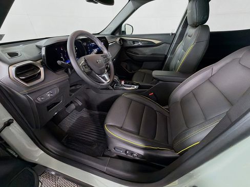 Used 2025 Chevrolet TrailBlazer ACTIV w/ Convenience Package image 12