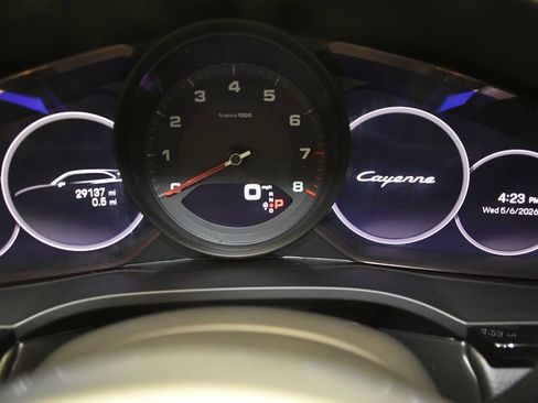 Certified 2023 Porsche Cayenne Platinum Edition AWD/4WD image 37