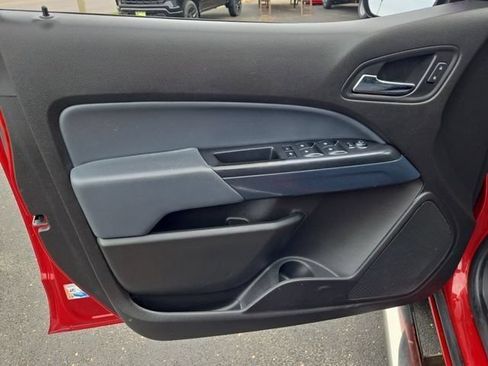 Used 2015 Chevrolet Colorado Z71 AWD/4WD image 28
