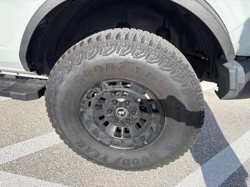 Used 2024 Ford Bronco Black Diamond AWD/4WD image 8
