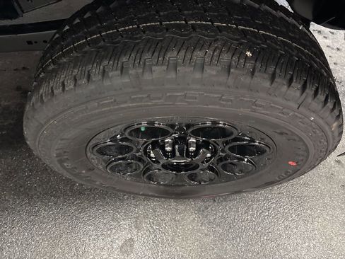 New 2026 Ford F250 Lariat w/ Black Appearance Package image 17