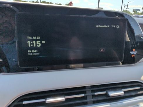 Used 2021 Hyundai Palisade Limited w/ Winter Package AWD/4WD image 23