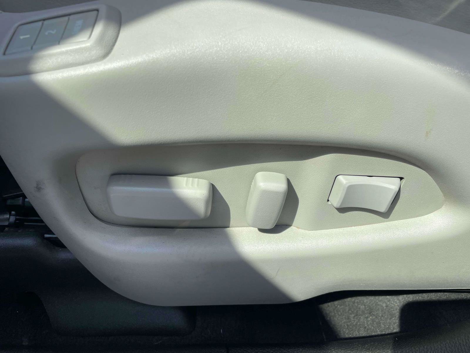 Used 2016 Cadillac SRX Luxury FWD image 12