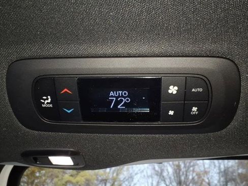 New 2026 Chrysler Pacifica Limited w/ S Appearance Package AWD/4WD image 15