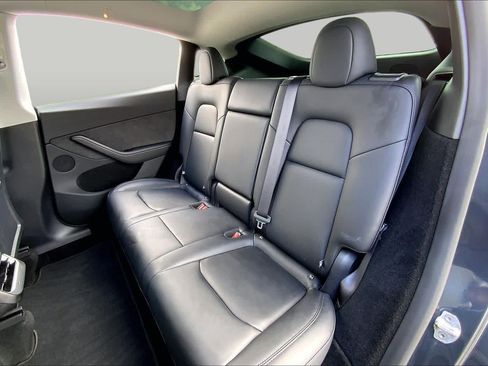 Used 2025 Tesla Model Y Long Range AWD/4WD image 19