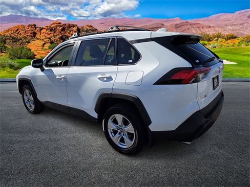 Used 2021 Toyota RAV4 XLE image 6