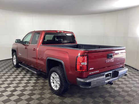 Used 2018 GMC Sierra 1500 SLE w/ Suspension Package, Off-Road AWD/4WD image 4