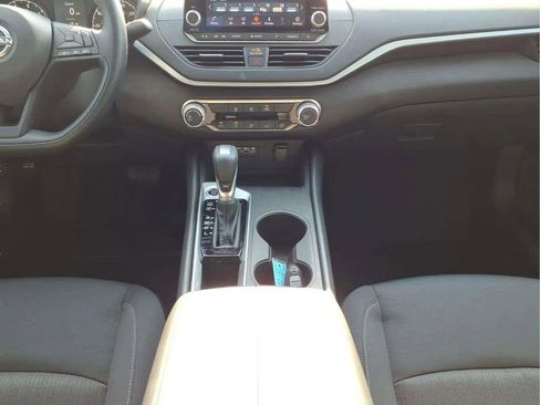 Used 2025 Nissan Altima 2.5 S image 11