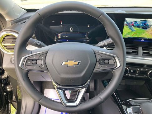 New 2026 Chevrolet Trax LT w/ Driver Confidence Package FWD image 26