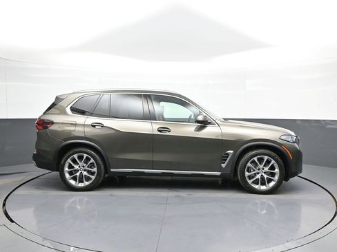 Used 2025 BMW X5 xDrive40i w/ Climate Comfort Package image 5