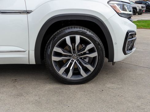 Used 2022 Volkswagen Atlas Cross Sport SEL Premium R-Line image 39