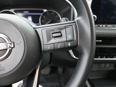 Used 2024 Nissan Rogue SV FWD image 16