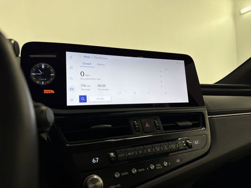 Certified 2025 Lexus ES 350 w/ Technology Package FWD image 23