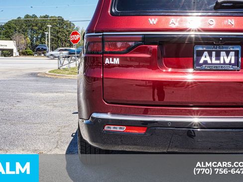 Used 2024 Jeep Wagoneer Series II w/ Flexible Seating Group image 16