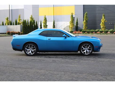 Used 2015 Dodge Challenger SXT Plus image 4