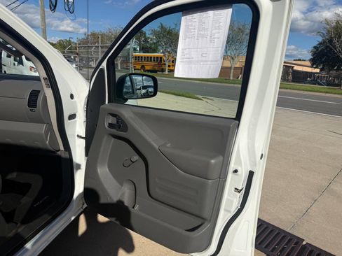 Used 2018 Nissan Frontier S image 21