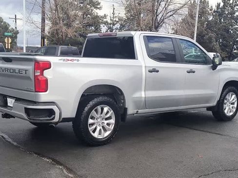 Used 2022 Chevrolet Silverado 1500 Custom image 9