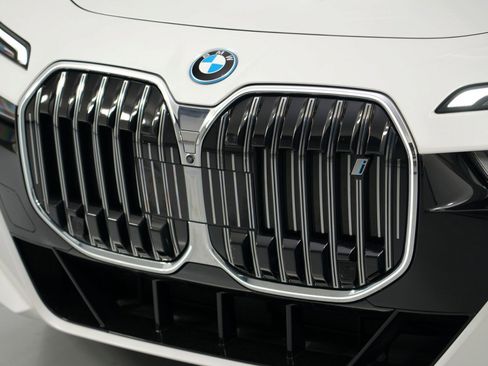 Used 2023 BMW i7 xDrive60 image 67