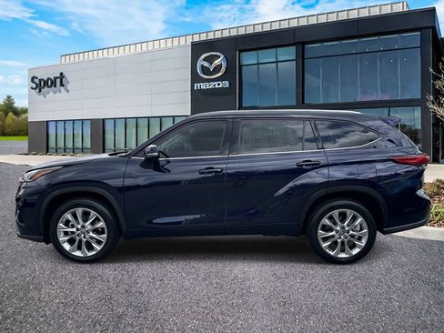 Used 2022 Toyota Highlander Limited FWD image 5