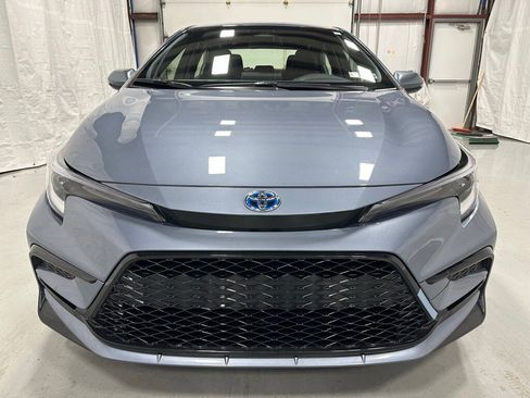 Used 2025 Toyota Corolla SE image 2