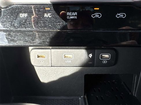 Certified 2022 Kia Carnival SX image 44