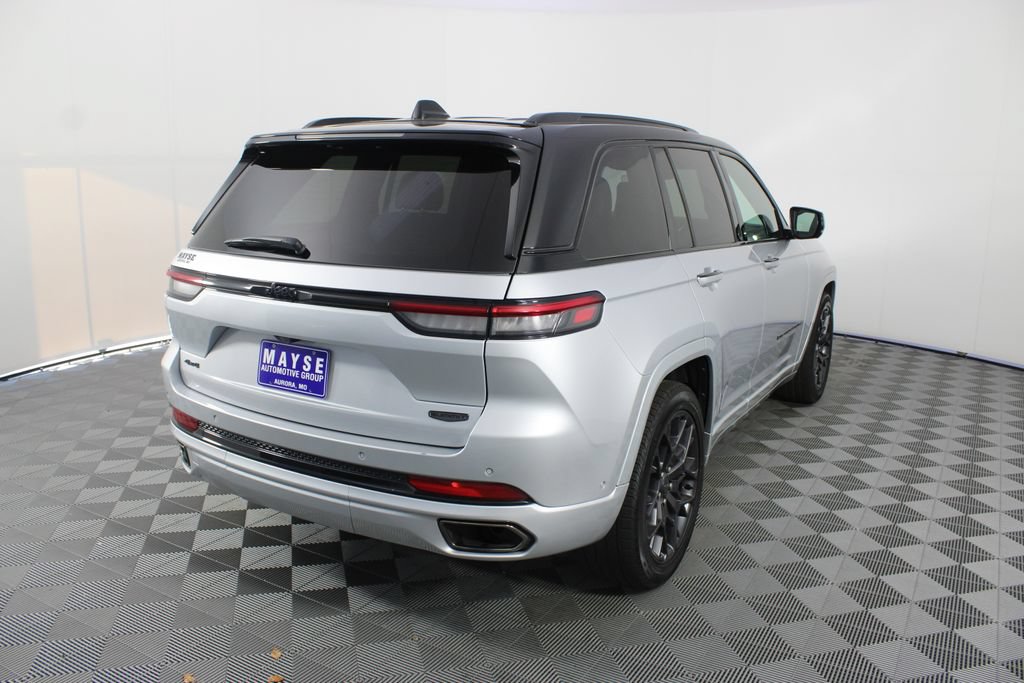 Used 2025 Jeep Grand Cherokee Summit w/ Obsidian Package AWD/4WD image 28