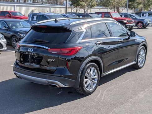 Used 2019 INFINITI QX50 Essential w/ Premium Heat Package image 3