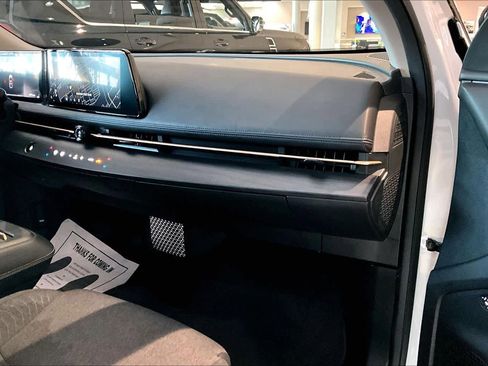 Certified 2024 Nissan Ariya FWD image 16