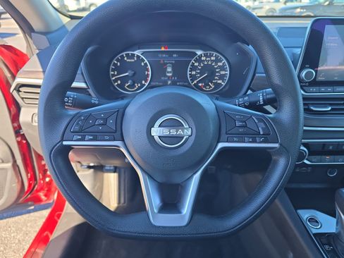 Used 2024 Nissan Altima 2.5 SV image 22