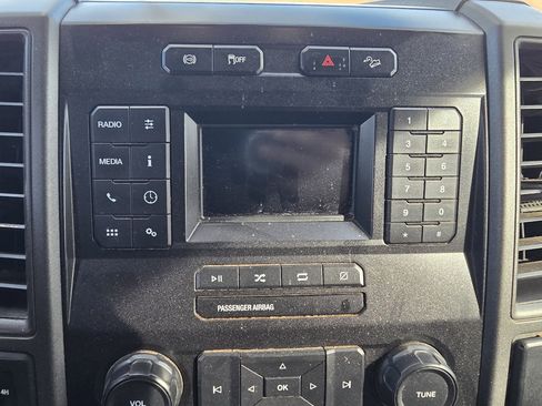 Used 2022 Ford F250 XL w/ Power Equipment Group image 19