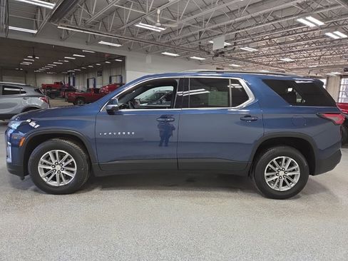 Used 2023 Chevrolet Traverse LT image 4