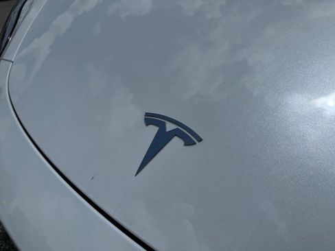 Used 2024 Tesla Model Y Long Range AWD/4WD image 6