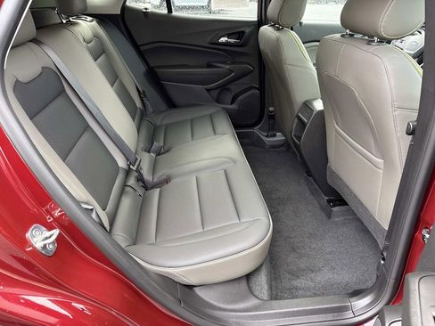 Used 2024 Chevrolet Trax ACTIV w/ Sunroof Package FWD image 21