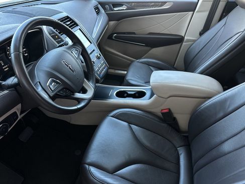 Used 2019 Lincoln MKC Reserve FWD image 10