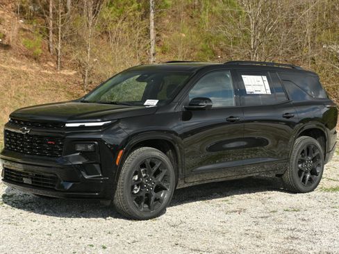 New 2026 Chevrolet Traverse RS w/ LPO, Floor Liner Package FWD image 5