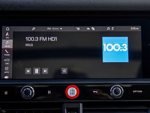 Certified 2026 Porsche Macan AWD/4WD image 18
