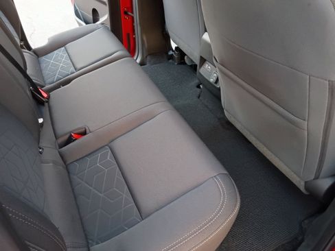 Used 2025 Nissan Frontier SV w/ SV Convenience Package RWD image 29