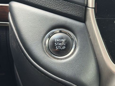 Used 2018 Toyota Land Cruiser AWD/4WD image 25
