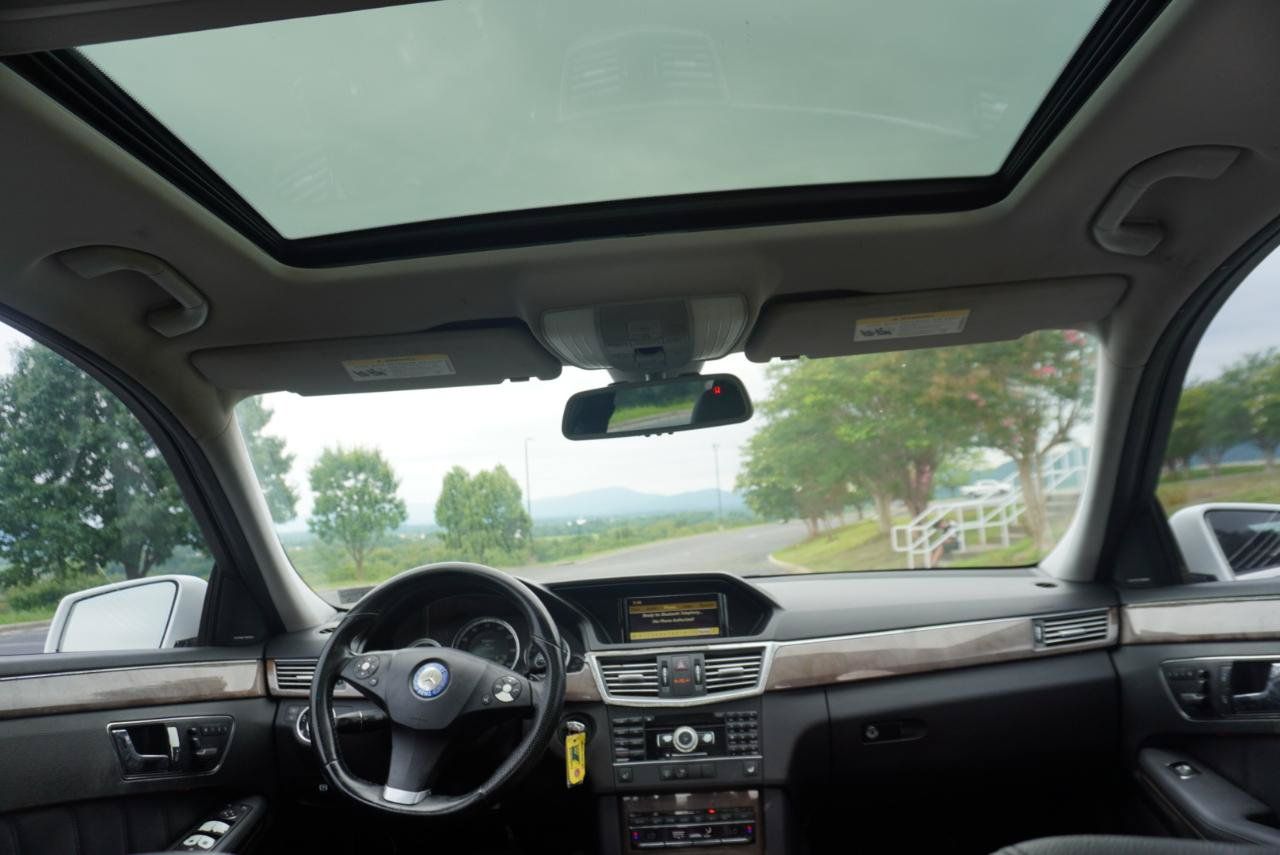 Used 2011 Mercedes-Benz E 350 4MATIC Sedan image 28