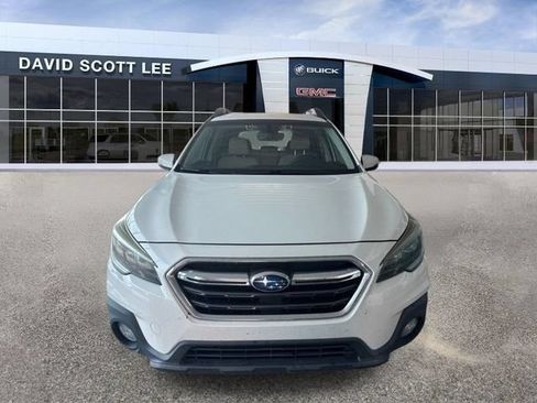 Used 2018 Subaru Outback 2.5i Premium AWD/4WD image 4