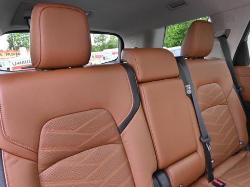 Used 2023 Nissan Pathfinder Platinum w/ Cargo Package AWD/4WD image 39