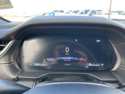 Used 2023 Jeep Grand Cherokee L Laredo image 14