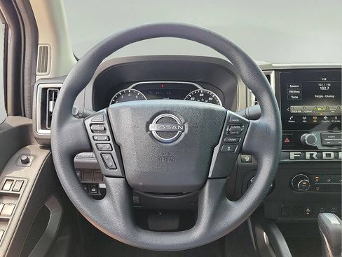 Used 2025 Nissan Frontier SV w/ Tow Package AWD/4WD image 17