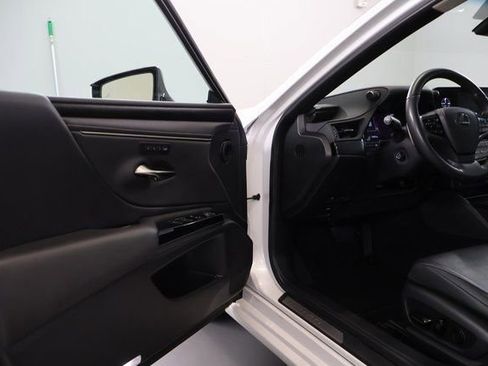 Used 2022 Lexus ES 250 w/ Premium Package AWD/4WD image 9