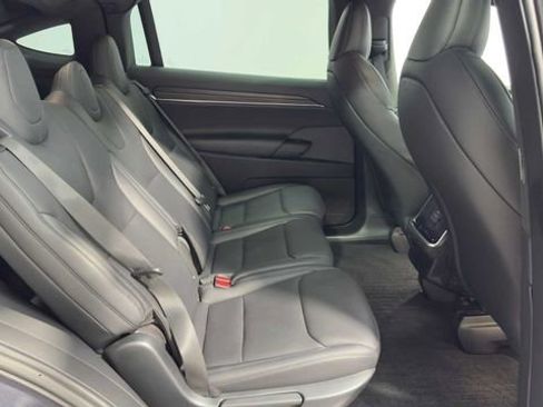 Used 2024 Tesla Model X image 19