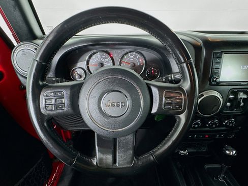 Used 2018 Jeep Wrangler Unlimited Sahara w/ Dual Top Group image 11